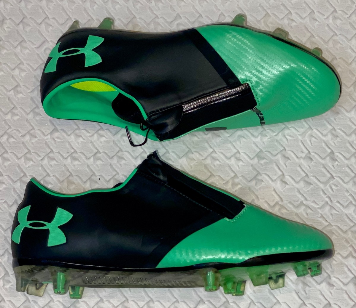 【未使用】UA Spotlight Green アンダーアーマー スパイク 30 UA Spotlight Green アンダーアーマー アメフト スパイク 30