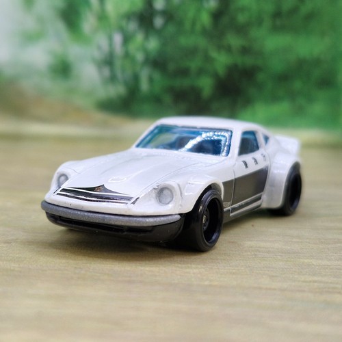 Hot Wheels Nissan Fairlady Z 1/64 Diecast Model Car (19) Excellent Condition - Picture 6 of 6