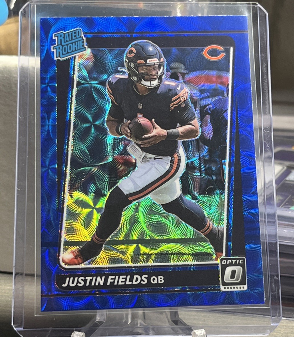 Justin Fields 2021 Optic #204 Blue Scope Price Guide - Sports Card