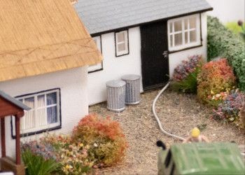 Gaugemaster GM494 Traditional Dustbins (Pk10) OO Gauge