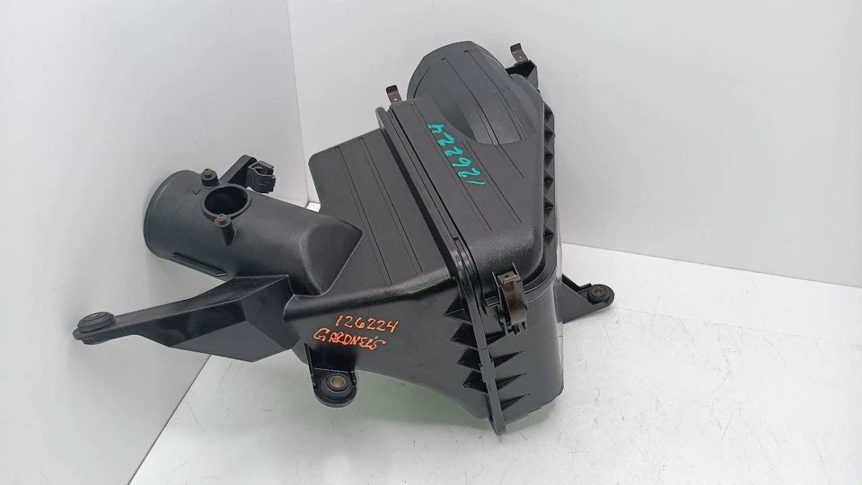 Caja filtro de aire OEM 2001 2002 2003 2004 2005 Lexus IS300 Foto 3 de 4