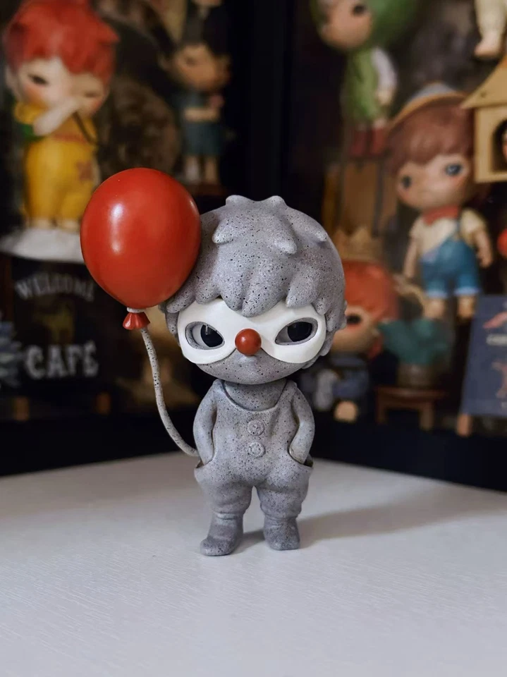 Hirono PERSONA 2022 Lang Solo Exhibition Limited Edition Figurine - Image 3 of 4