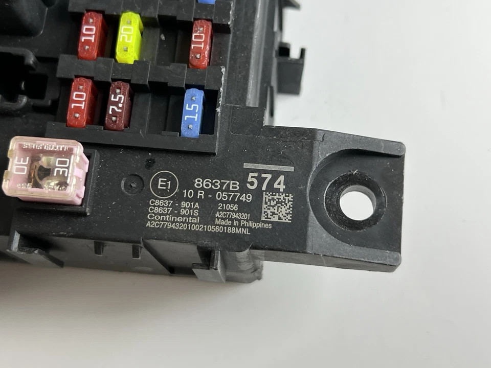 2021 MITSUBISHI RVR DASH FUSE RELAY JUNCTION BOX BLOCK 8637B574 OEM - Imagem 3 de 4