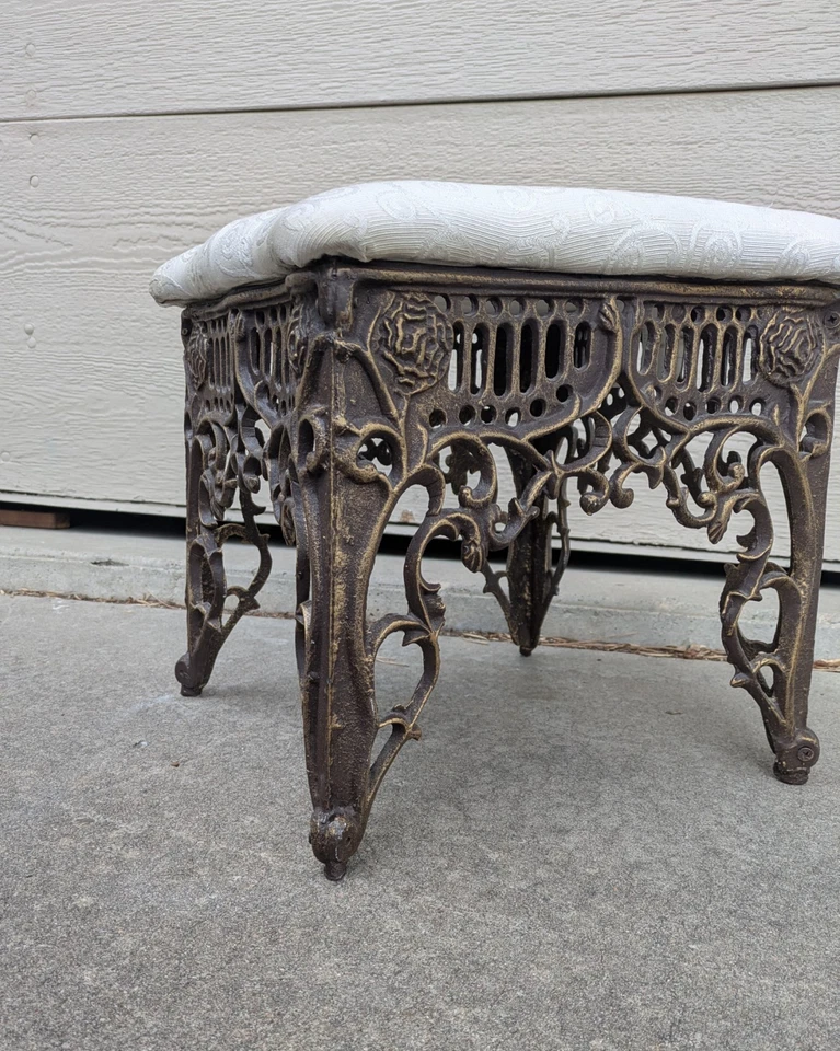 Vintage Ornate Victorian Style Heavy Cast Iron Small Footstool Ottoman Stool - Image 4 of 4