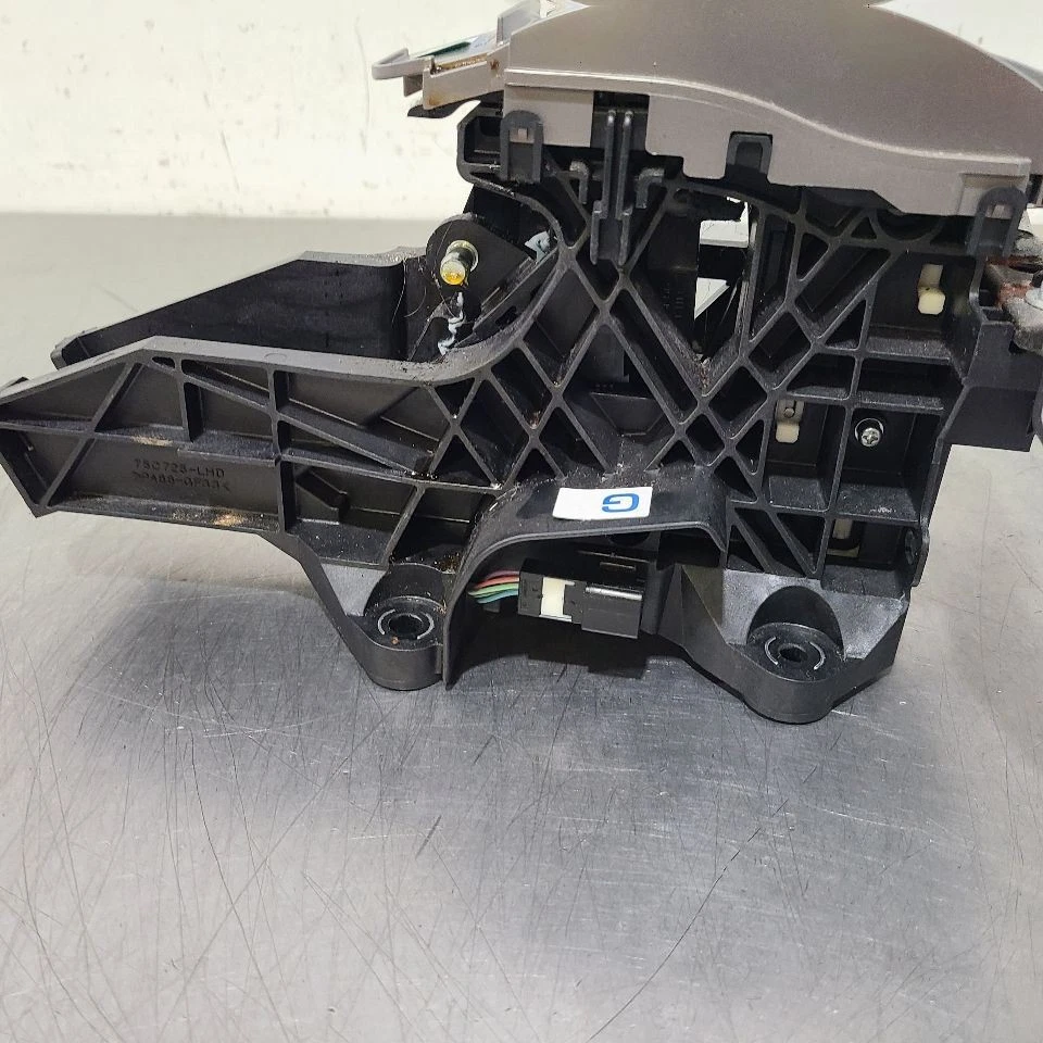 18 2018 TOYOTA 4 RUNNER AUTOMATIC TRANSMISSION SHIFTER ASSEMBLY - Image 3 of 4