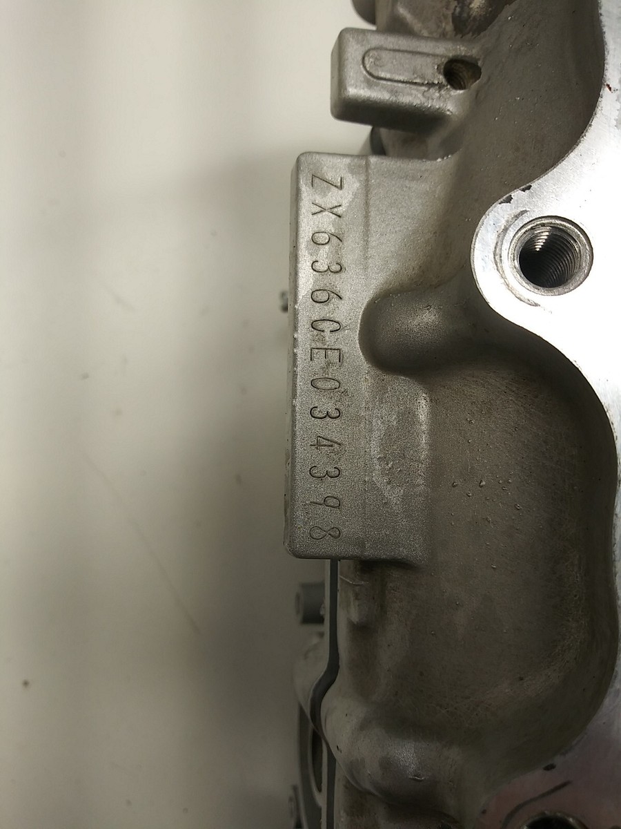 ルイ６袋 05-06 KAWASAKI NINJA ZX6R ZX636 OEM ENGINE MOTOR CRANKCASE CRANK