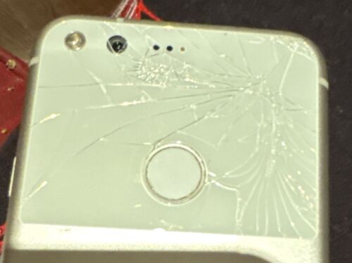 Google Pixel G 2PW4100 White 32GB PARTS REPAIR Fast Ship Good No Power Cracked - Picture 3 of 3