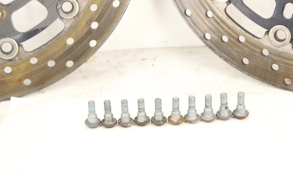 Yamaha YZF R6 2009 ROTORES DE FRENO DELANTEROS IZQUIERDO DERECHO DISCOS 13S-2581T-00-00 Foto 2 de 4