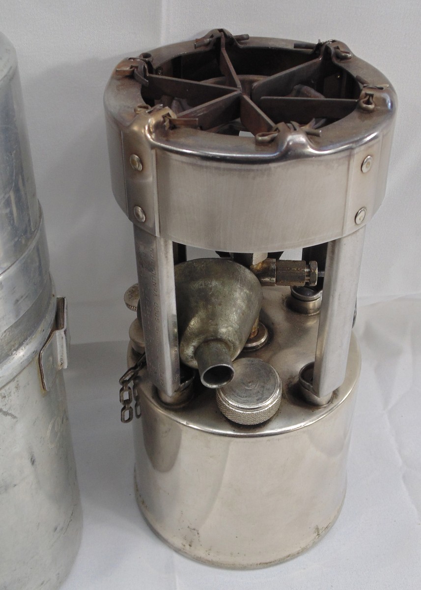 Vintage Coleman 530 A 47 GI Military Fuel Pocket Stove Single 