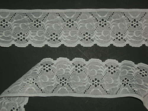 Oeillet dentelle blanche coupe festonnée 2 6/8" de large x 1 yard  - Photo 1/1