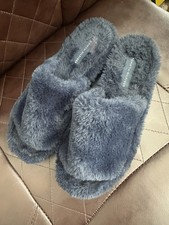TOMMY HILFIGER Women s Hard Bottom Slippers Faux Fur Size 8 Navy Blue