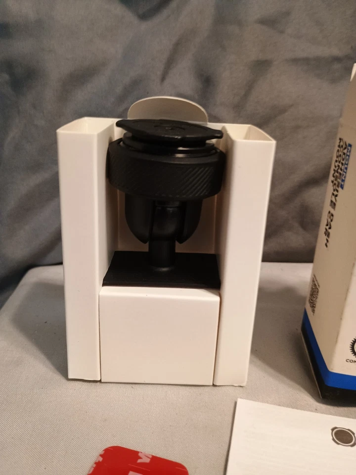 Quad Lock Mount Set Fits Iphone 14 Pro case Mount Car Dash 3 Pieces Black Sturdy - Image 4 of 4