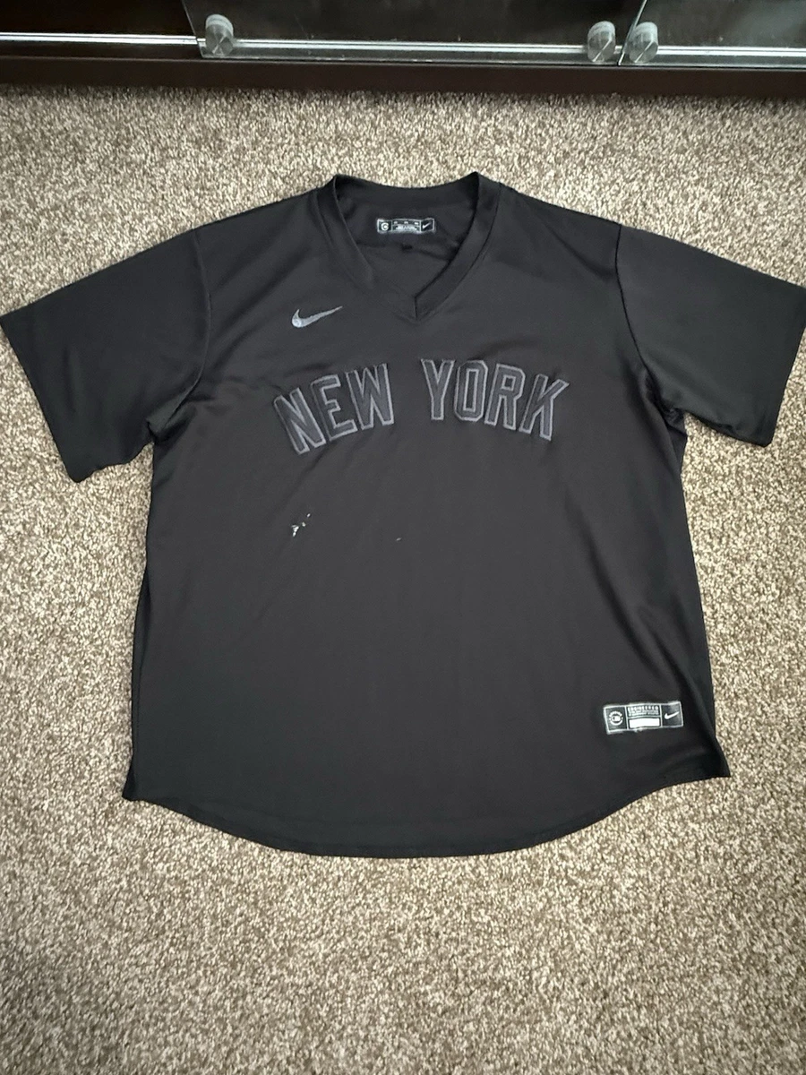 Preços baixos em Nike New York Yankees Preto Roupas e Souvenirs