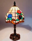 Vintage Tiffany Style Stained Glass Floral Accent Lamp Small Table Light Tulip