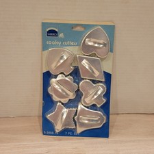 Vintage MIRRO Aluminum Cookie Cutters 7 Piece...