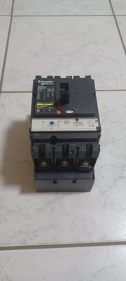 Schneider Electric LV429550 NSX100B Leistungsschalter + Schienenadappter LV42937