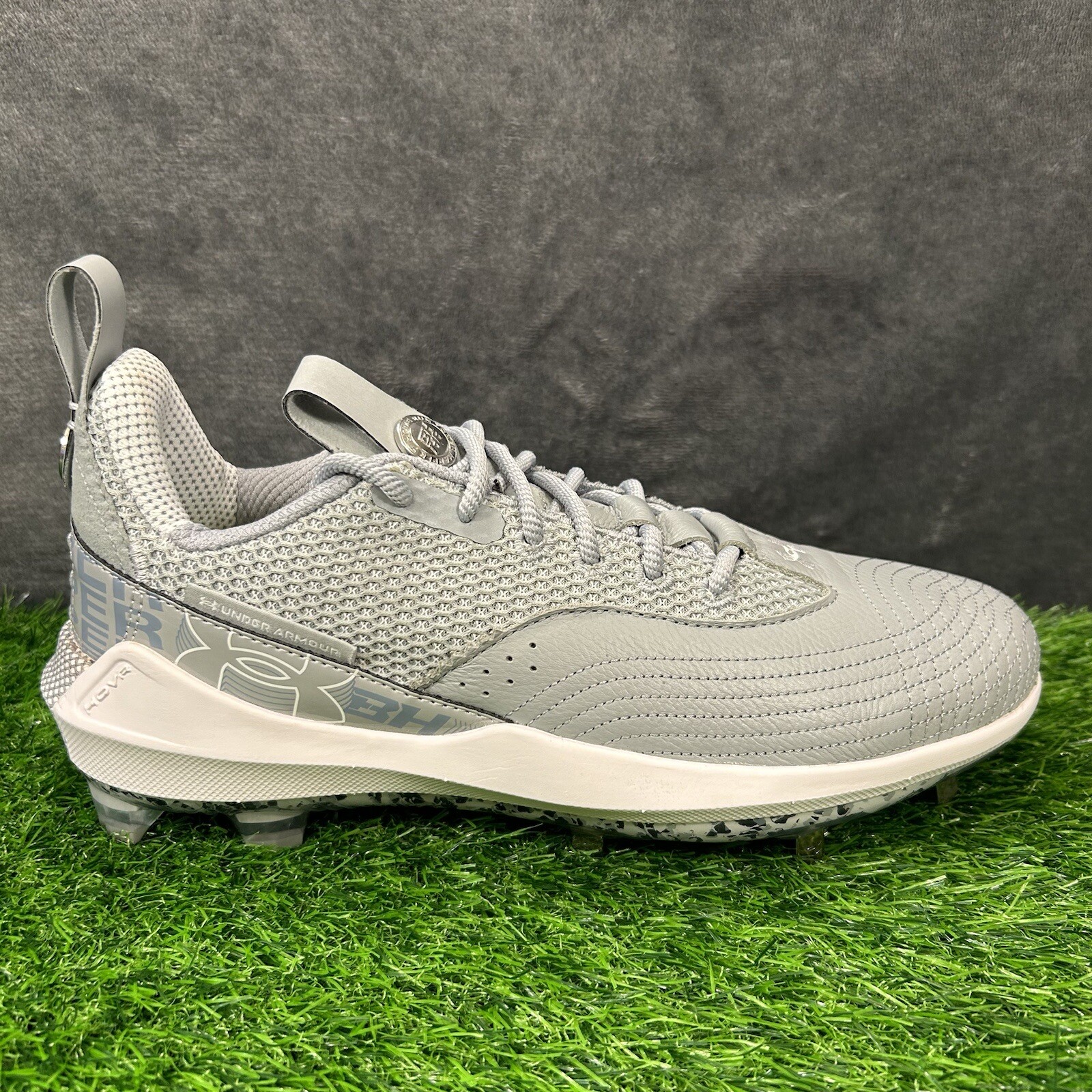 SAOLA Scarpe da baseball Under Armour Harper 7 uomo 13 5 grigio bianco metallo basse NUOVE