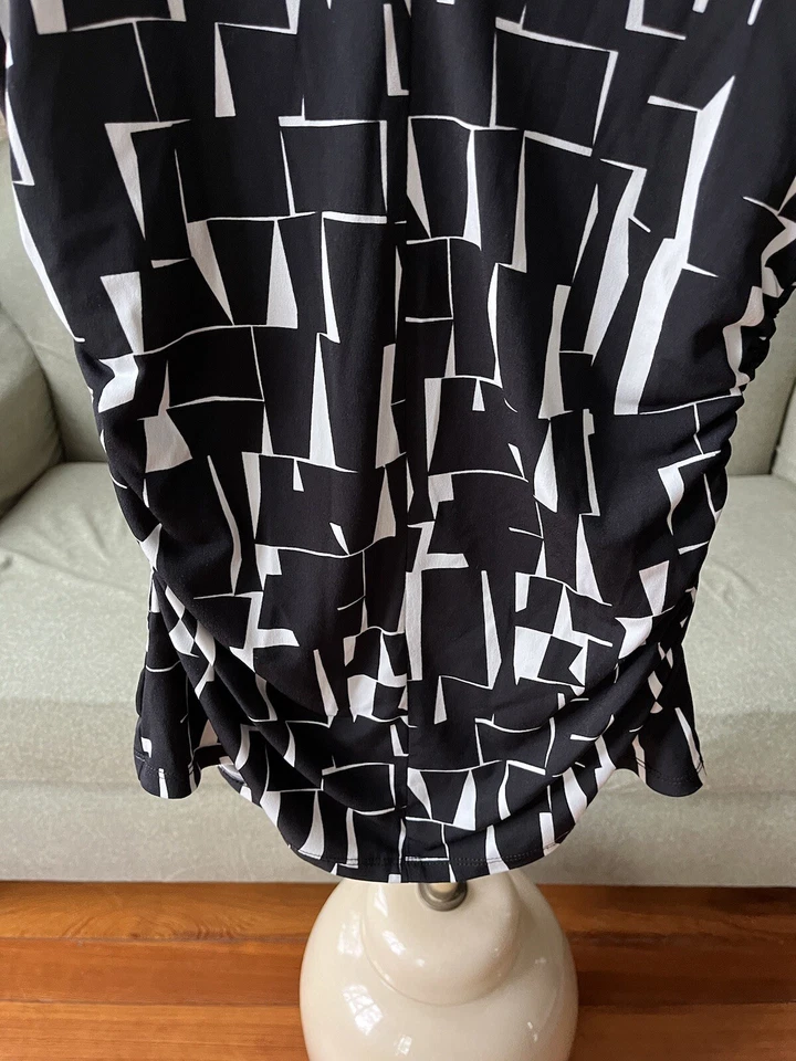 Vince Camino Blouse Size Small Black White Sleeveless Business Casual Pattern — 第 4/4 张图片