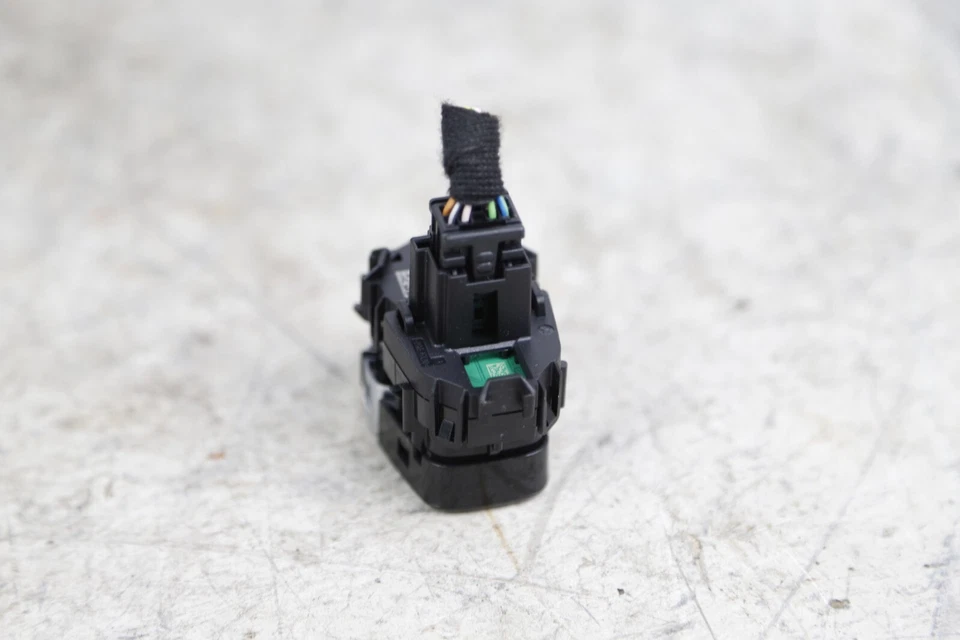 17-22 BMW 530 540 G30 DASH LEFT START STOP IGNITION SWITCH BUTTON 6835087 - Image 3 of 4