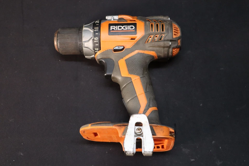 Ridgid R86008 Cordless Drill 18B Li-Ion 1/2 In With 18V Battery Tested Foto 2 de 4