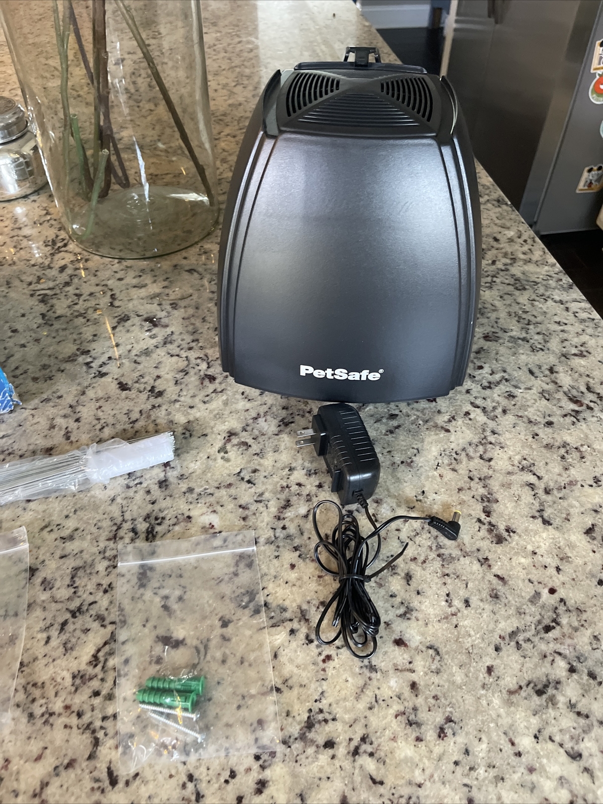 PetSafe Stay And Play Wireless Fence Covers up to 3/4 Acre Model RFA