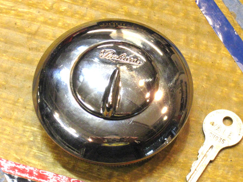 1935-49  Packard Jr. 39-49 SU. Script  Plain Style Locking Gas/Fuel Cap.