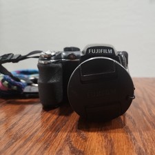 Fujifilm FinePix S Series S4430 14 MP Digital Camera