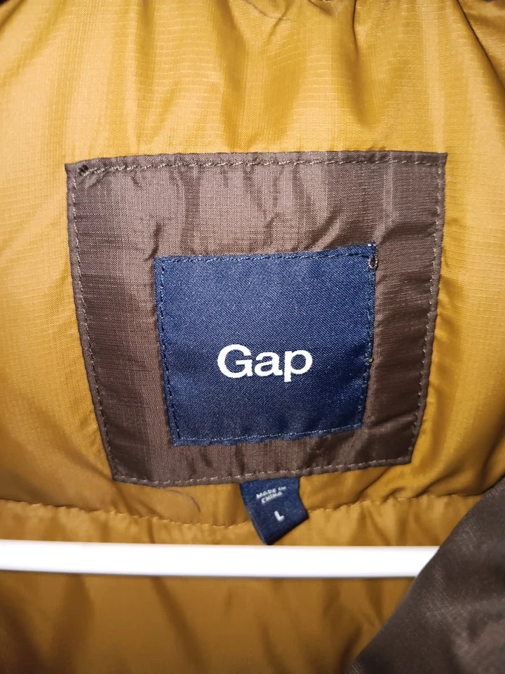 Gap L Chocolate Brown Puffer Vest Goose Down Mens Sz Large Stowaway Hood Pockets - Image 2 of 4