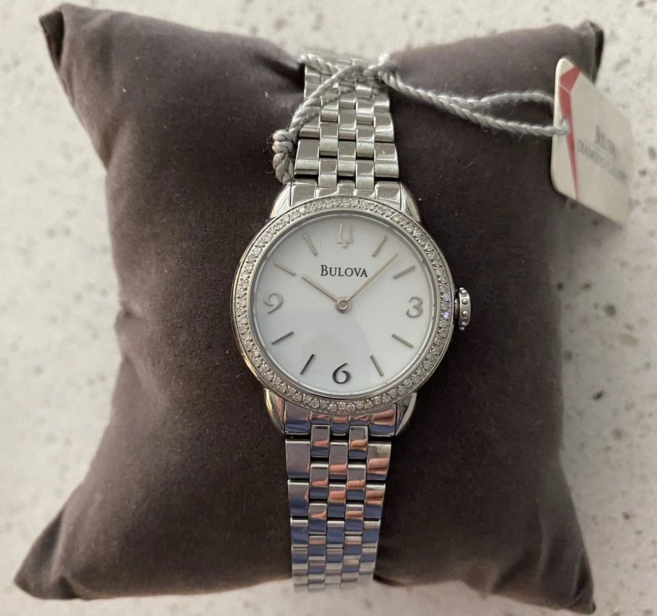 Reloj de vestir Bulova 96R181 72 diamantes tono plata esfera blanca zafiro para mujer Foto 3 de 4