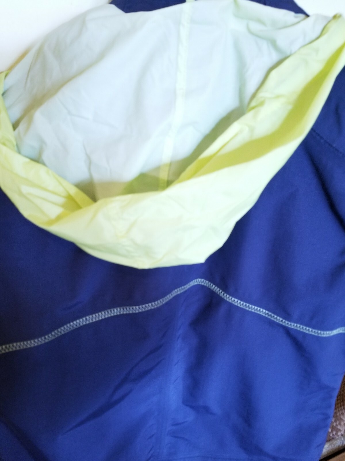 FILA Performance Gilet donna con zip M blu scuro con rifiniture giallo fluo cappuccio. Us intime ottimeioni
