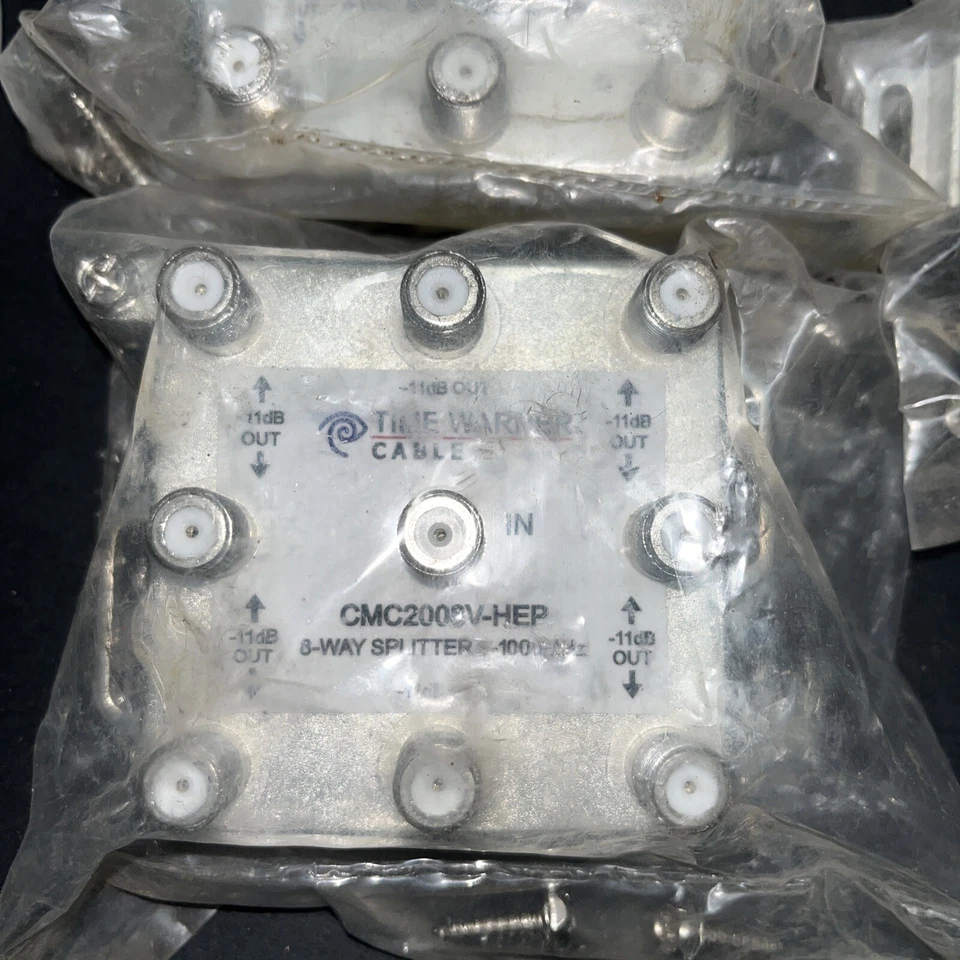 PCT-MA2-M Multimedia drop Amplifier with 8way 3way 2way cable splitters pkg - Image 3 of 4