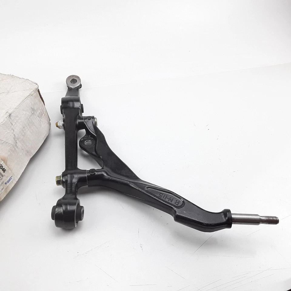 Braço de controle de suspensão dianteiro direito MOOG RK620046 compatível com Acura Integra (1994-2001) - Imagem 4 de 4