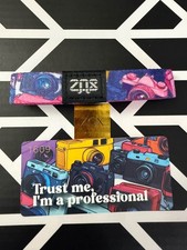 ZOX  TRUST ME, I  M A PROFESSIONAL  1609  MEDIUM