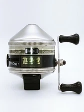 Vintage Zebco 33 Spincast Fishing Reel Made in the USA Works Great !!