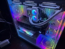 Ryzen 9 9950x Con Ram 5070 64GB Ddd5 Leggere Descrizione Prima dell'acquisto 