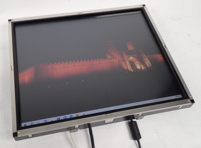 ELO ET1739L-8CWA-3-NPB-G E012584 17'' LCD TOUCH MONITOR IN 12Vdc 3A TESTED
