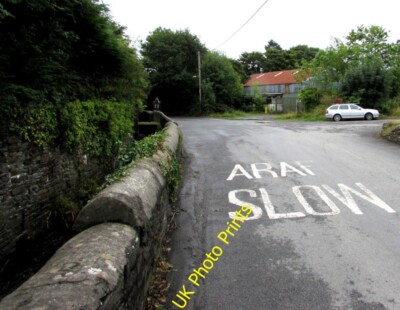 Foto 6x4 zweisprachiges Schild auf Heiliger Park, Llangennech Cae-gors ARAF is Well c2015