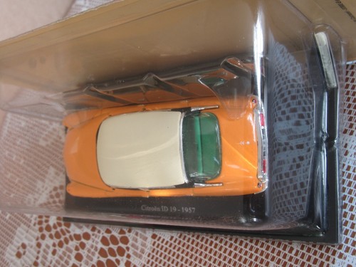 983Z Universal Hobbies 46 Pasión Citroën Idea 19 1957 Naranja 1:43 Nuevo+Caja - Imagen 8 de 9