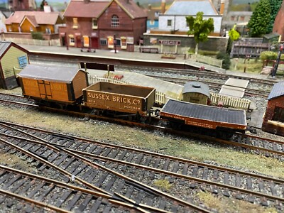 3 x Peco wunderbare Waggons, Spur O, Salz, Ziegel, offene Ware, guter Zustand.