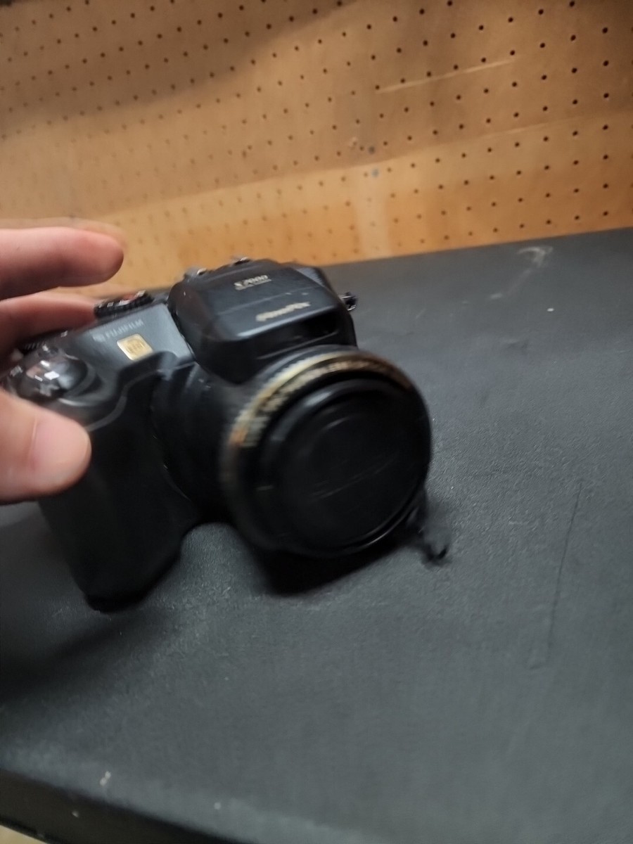 Fujifilm FinePix S7000 Digital Camera, Tested For Parts Or Fujifilm FinePix S7000 Digital Camera, Tested For Parts Or