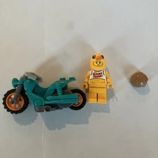 Lego Chicken Stunt Bike Set 60310 - Stuntz Suit Guy Minifigure w/ Hair