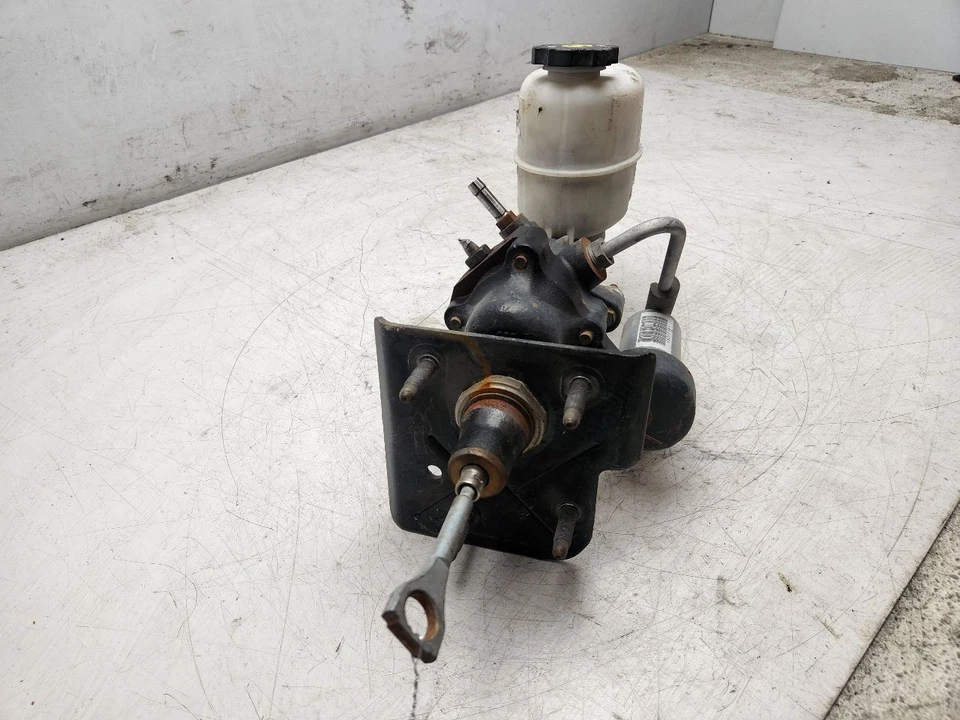 Cilindro maestro de freno Hummer H2 2003-2007 OEM 18047533 pieza genuina GM Foto 4 de 4