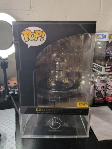 Funko Pop! Vinyl: Star Wars - R2-D2 (Gold) - Hot Topic (Exclusive)