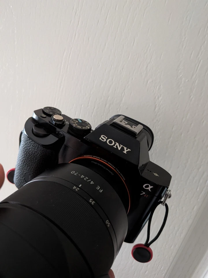 Sony Alpha 7R, photo 2 of 5