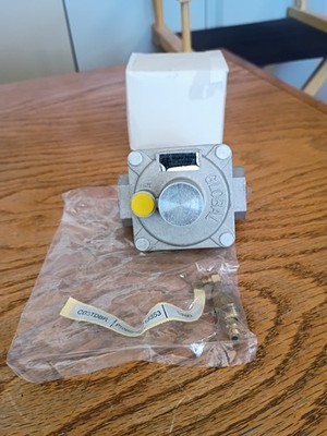Gas Pressure Regulator Global Model 7010  1/2'' PSIG NAT5''-LPG10'' New in Box
