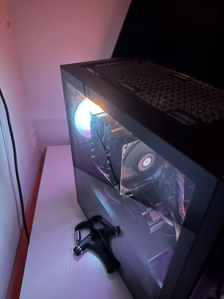 PC Gaming Gama Media Perfecto Regalo Navidad Usado Como lo Acabo de Conseguir Ayer Foto 2 de 4