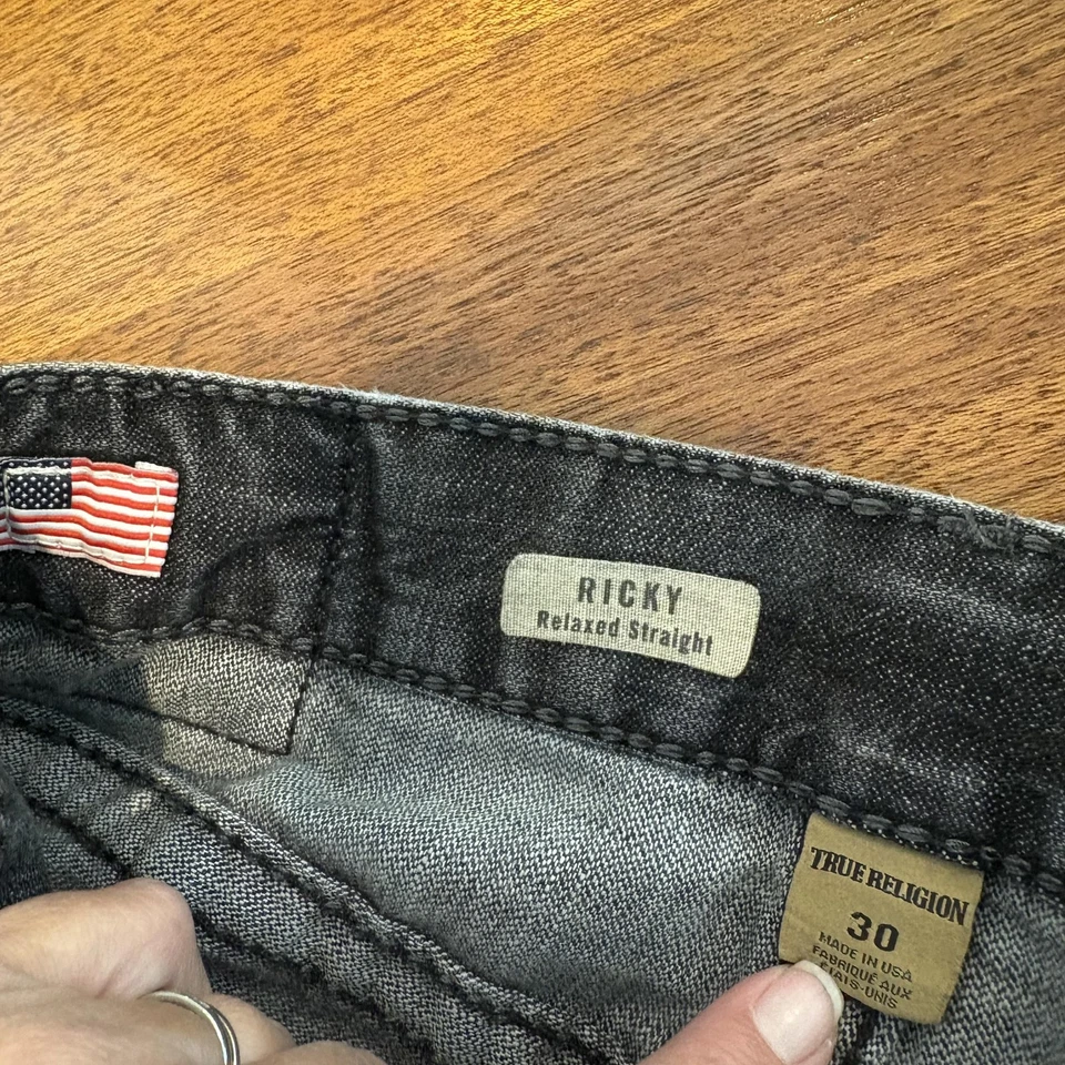 Pantalones de mezclilla True Religion para hombre 30x34 negros Ricky desgastados bolsillos con solapa ribete EE. UU. Foto 2 de 4