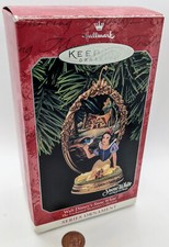 .Disney SNOW WHITE.Enchanted Memories .Hallmark Keepsake Christmas Ornament.
