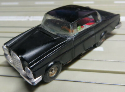 Faller AMS 4858 -- Mercedes 300 SE Coupe with Flat Armature Engine, 1960's #EBS148