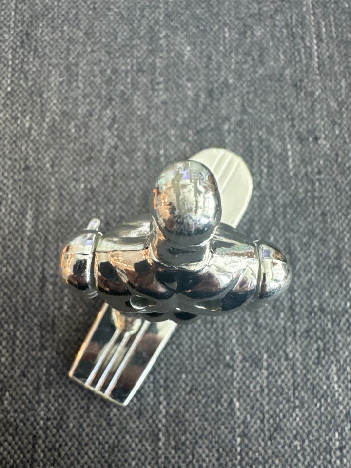 Figura Posable y Tabla de Surf Toy Biz 1994 Marvel Comics Silver Surfer 8" De Colección Foto 3 de 4